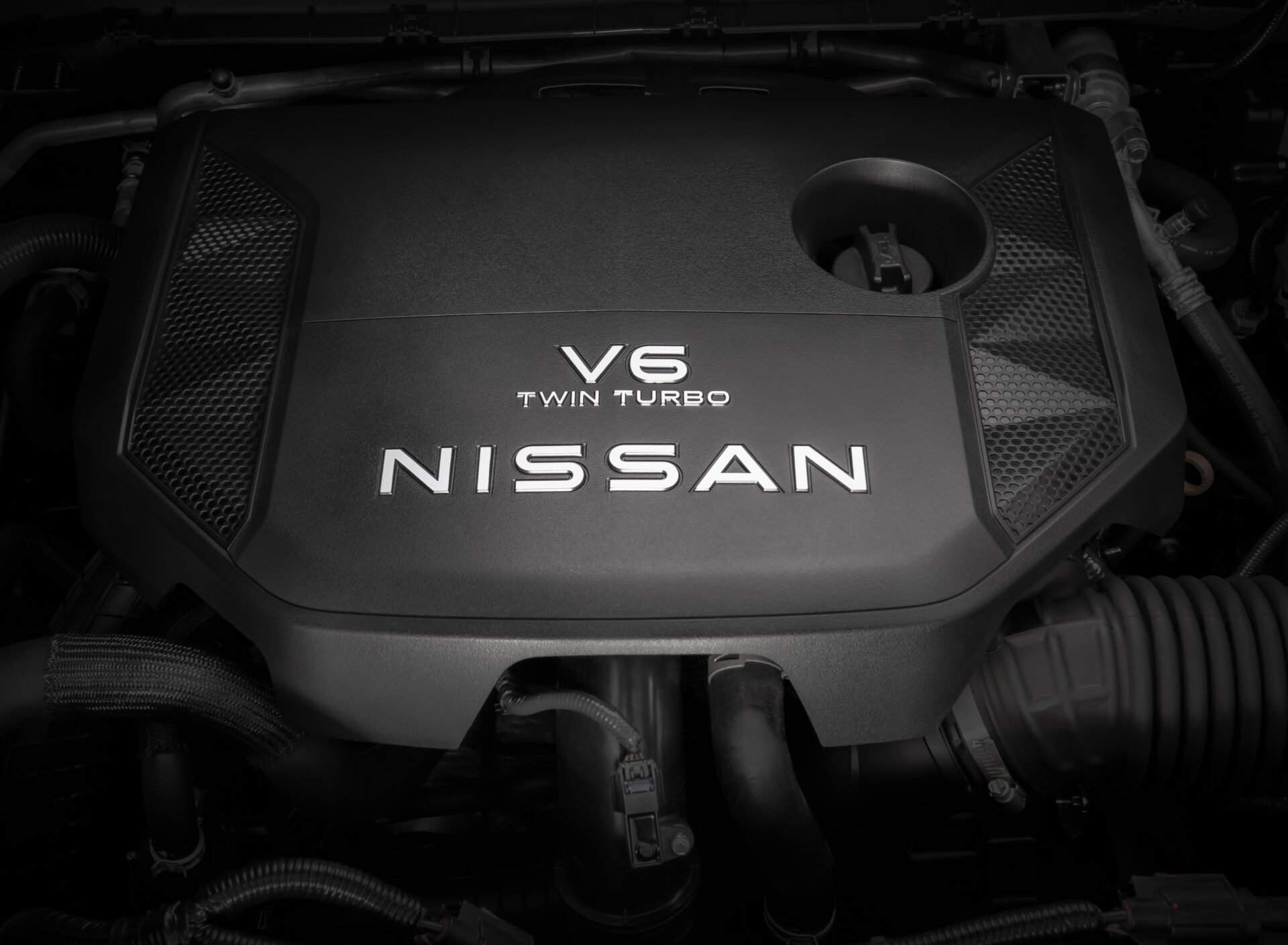 Le Nissan Armada 2025 est propulsé par un tout nouveau moteur V6 biturbo de 3,5 litres, délivrant une puissance remarquable de 425 chevaux et un couple impressionnant de 516 lb-pi.