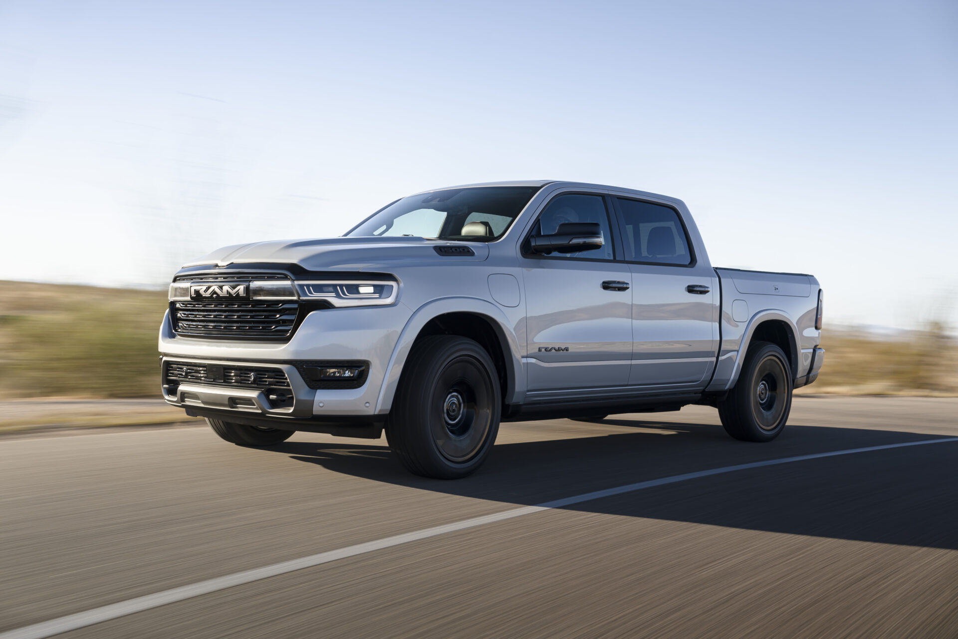 ram-1500-ramcharger-le-prix-du-gros-trois-rivieres - sur la route 