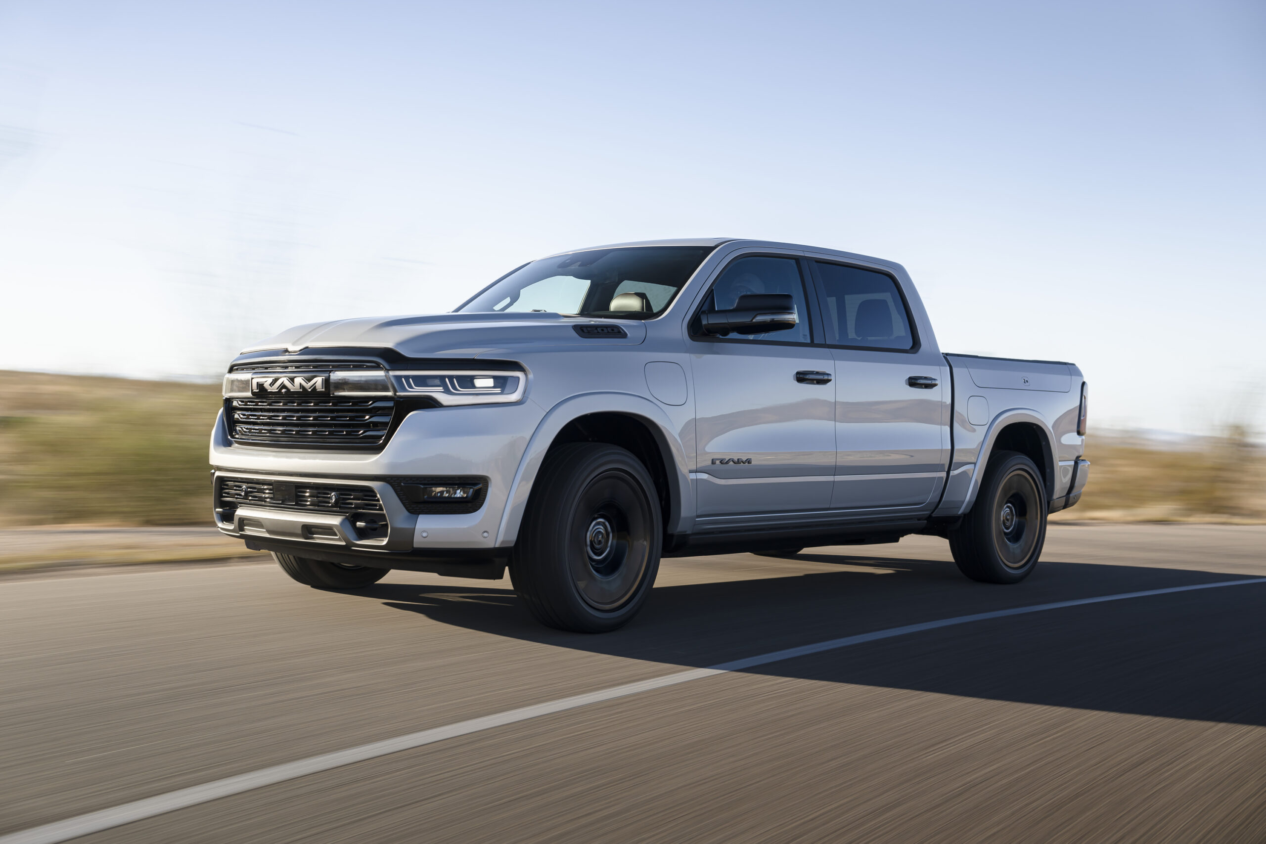 Ram 1500 Ramcharger REx 2025 : le camion hybride rechargeable nouvelle génération